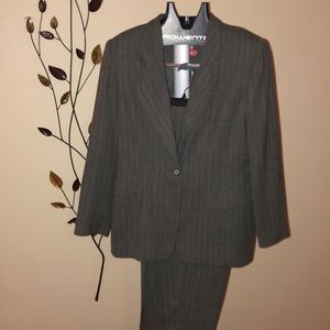 Women’s suit